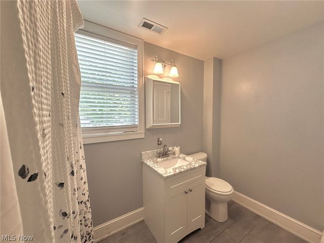 427 Columbia Avenue, Williamstown, WV 26187