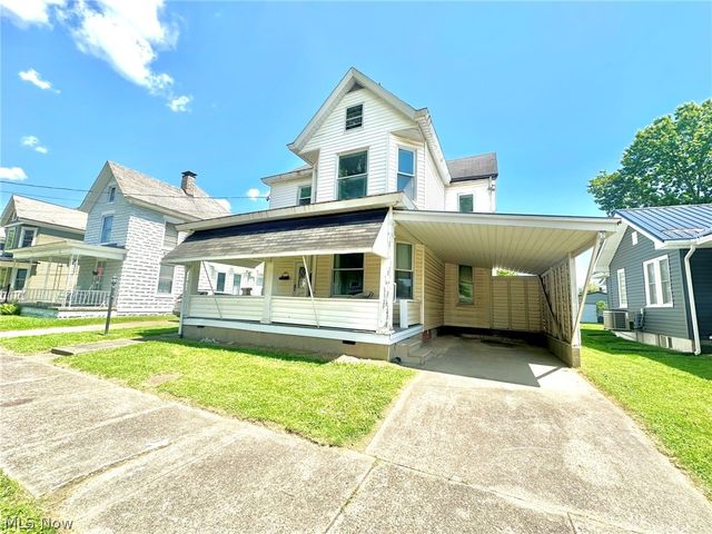 427 Columbia Avenue, Williamstown, WV 26187