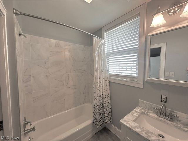 427 Columbia Avenue, Williamstown, WV 26187