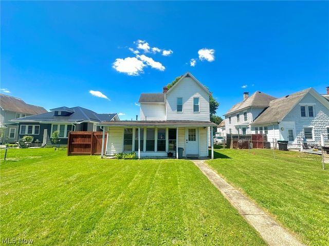 427 Columbia Avenue, Williamstown, WV 26187