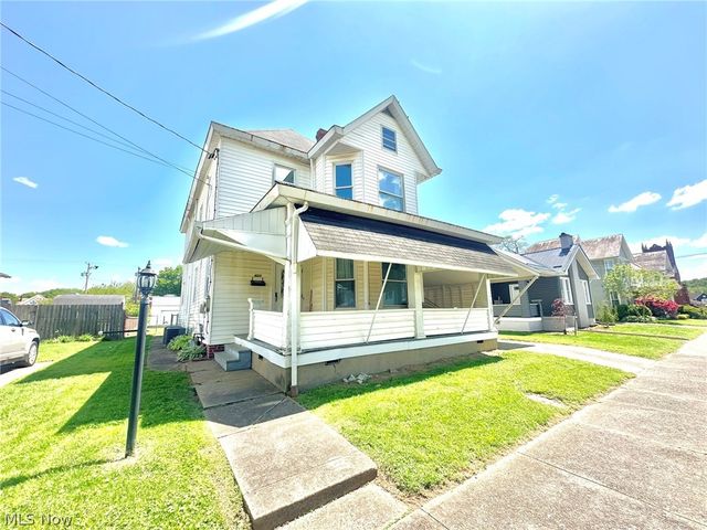 427 Columbia Avenue, Williamstown, WV 26187