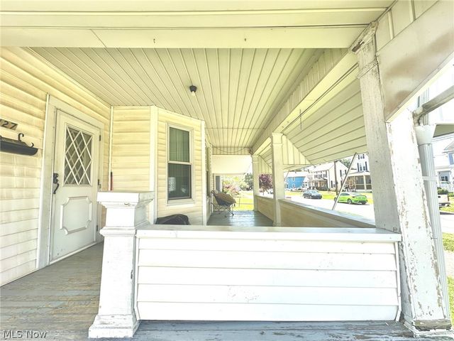 427 Columbia Avenue, Williamstown, WV 26187