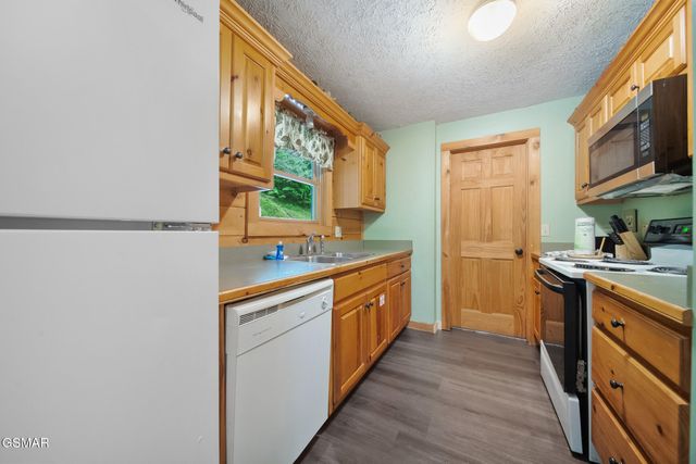 756 Yona Trail Way, Gatlinburg, TN 37738