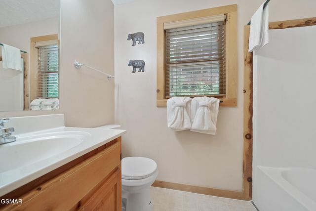 756 Yona Trail Way, Gatlinburg, TN 37738