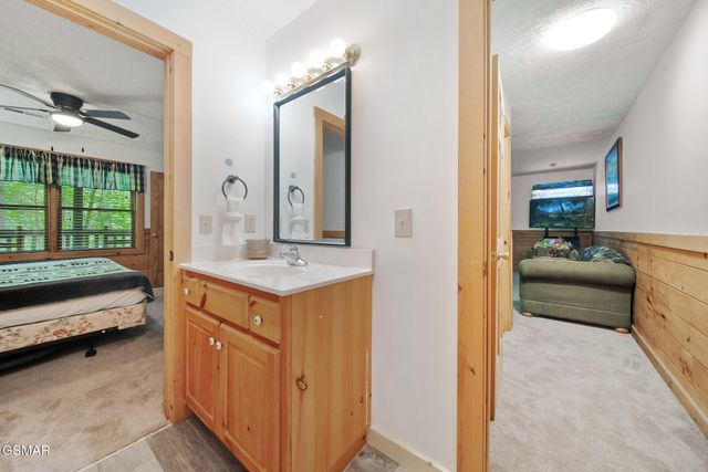 756 Yona Trail Way, Gatlinburg, TN 37738