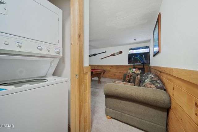 756 Yona Trail Way, Gatlinburg, TN 37738