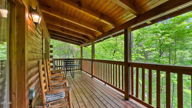 756 Yona Trail Way, Gatlinburg, TN 37738