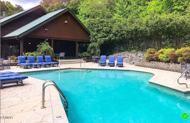 756 Yona Trail Way, Gatlinburg, TN 37738
