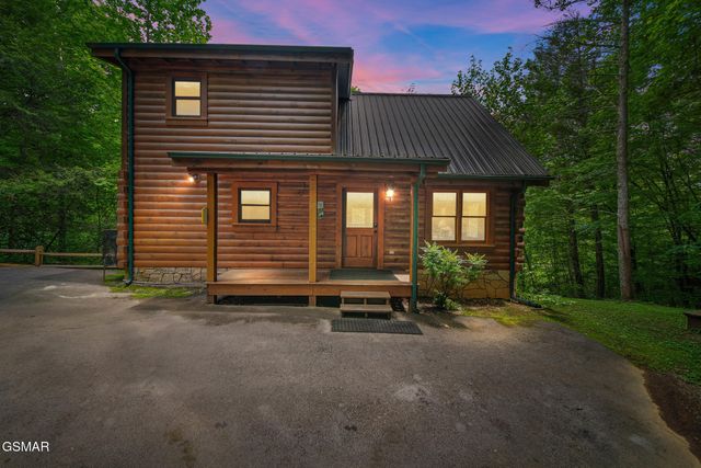 756 Yona Trail Way, Gatlinburg, TN 37738