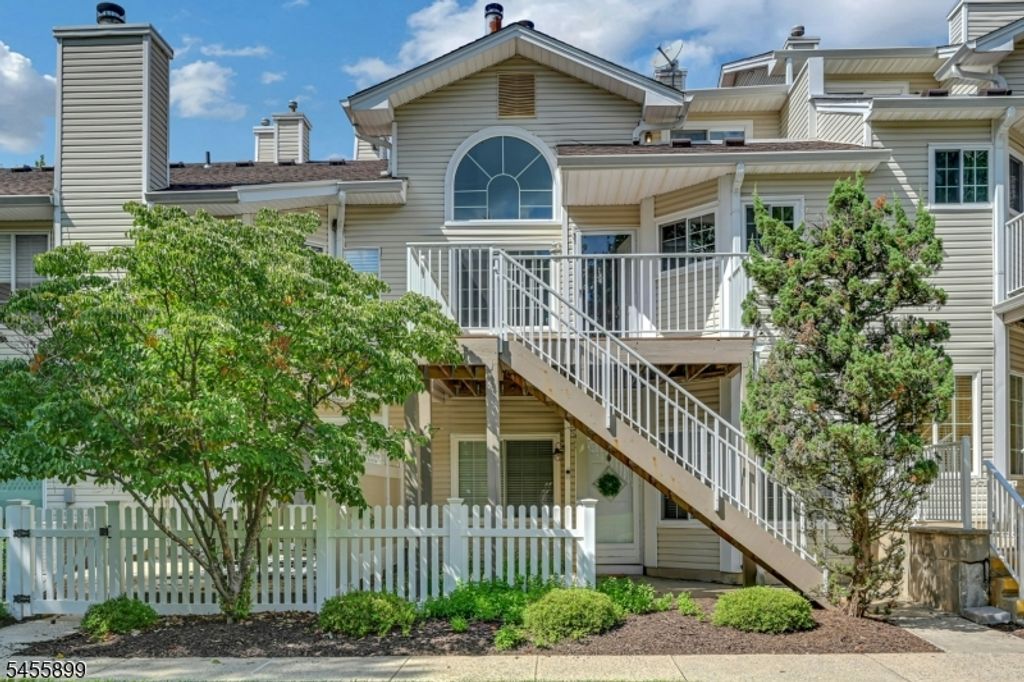31 Academy Court, Bedminster Twp., NJ 07921 — exterior