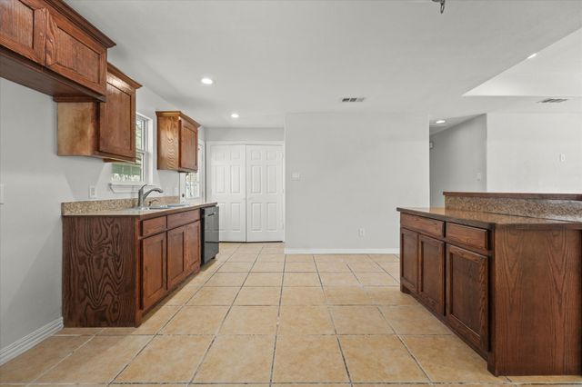 517 S Vaden Street, Sherman, TX 75090