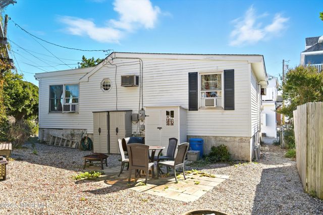 2 Northeast Drive, Manahawkin, NJ 08050