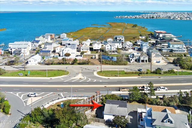 2 Northeast Drive, Manahawkin, NJ 08050