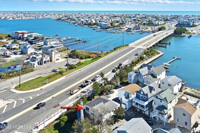 2 Northeast Drive, Manahawkin, NJ 08050