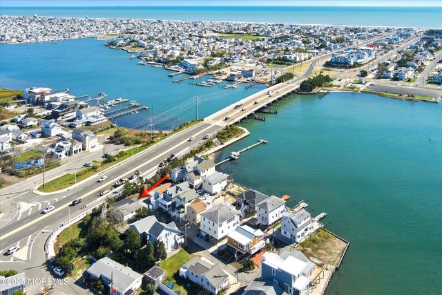 2 Northeast Drive, Manahawkin, NJ 08050