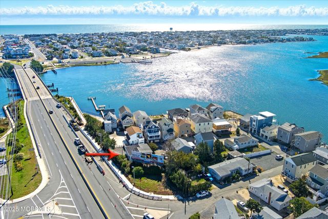 2 Northeast Drive, Manahawkin, NJ 08050