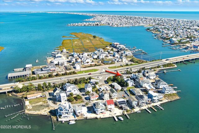 2 Northeast Drive, Manahawkin, NJ 08050