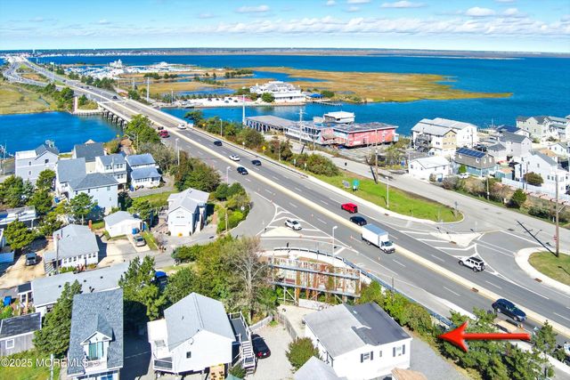 2 Northeast Drive, Manahawkin, NJ 08050