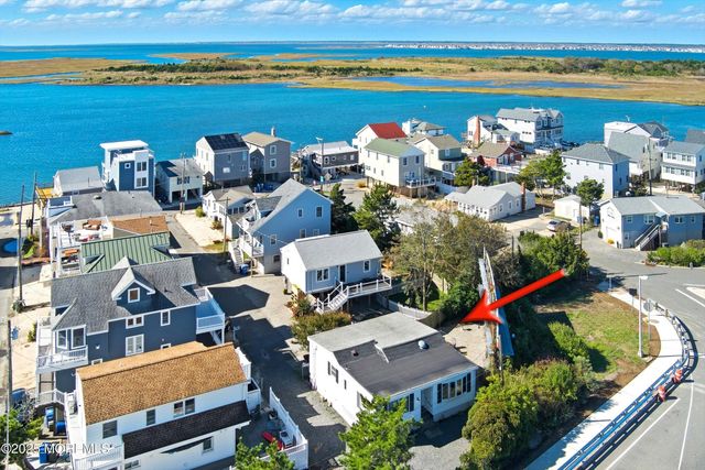 2 Northeast Drive, Manahawkin, NJ 08050