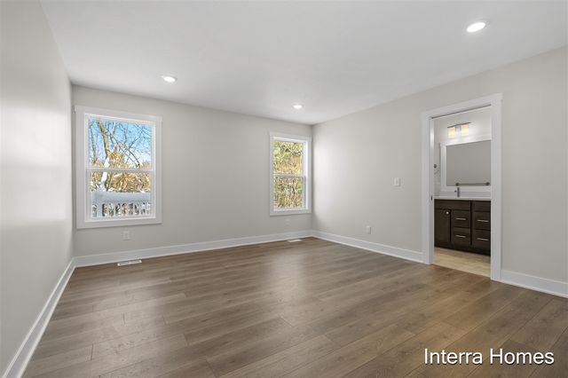 321 Hickory Valley Drive, Kalamazoo, MI 49009