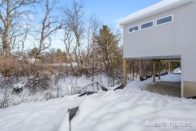 321 Hickory Valley Drive, Kalamazoo, MI 49009