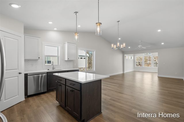 321 Hickory Valley Drive, Kalamazoo, MI 49009