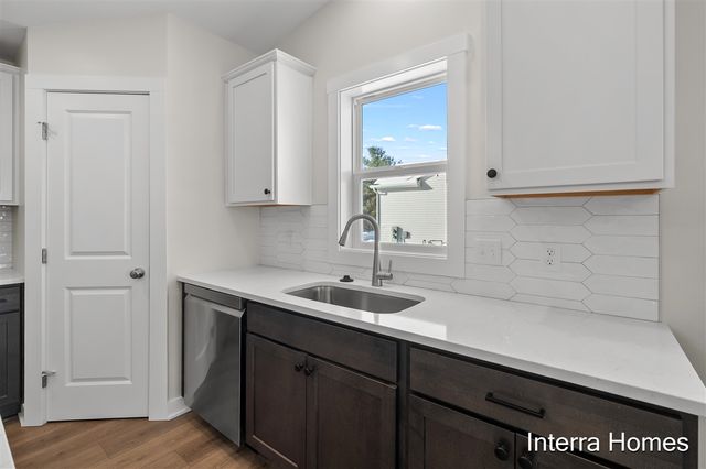 321 Hickory Valley Drive, Kalamazoo, MI 49009