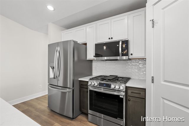 321 Hickory Valley Drive, Kalamazoo, MI 49009