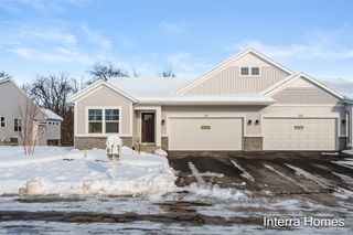 321 Hickory Valley Drive, Kalamazoo, MI 49009