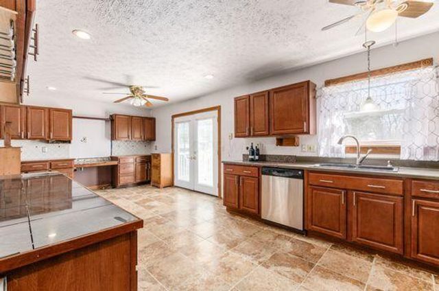 1328 Hilton Drive, Reynoldsburg, OH 43068