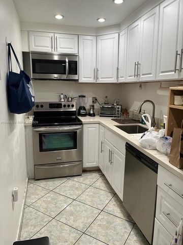 4803 NW 7th St 306-14, Miami, FL 33126
