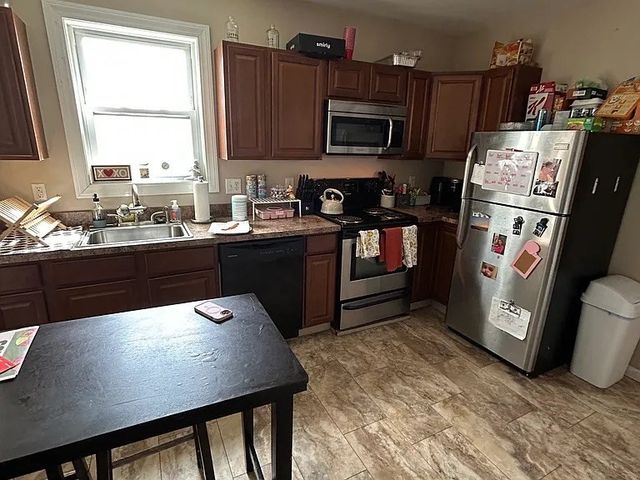84 May St 2, Worcester, MA 01602