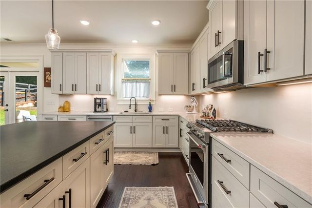 706 Midway Avenue, Canton, GA 30114