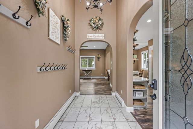 2806 EDDIE LANE, North Pole, AK 99705