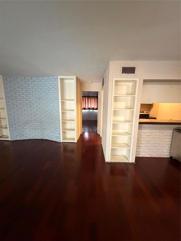 2201 Fountain View Drive 64F, Houston, TX 77057