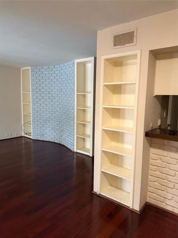 2201 Fountain View Drive 64F, Houston, TX 77057