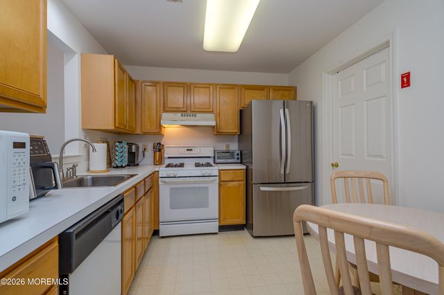 88 Pagoda Lane, Freehold, NJ 07728