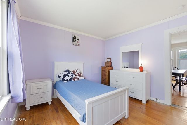 118 Woody Ave, Harriman, TN 37748