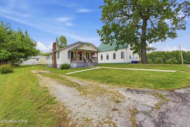 118 Woody Ave, Harriman, TN 37748