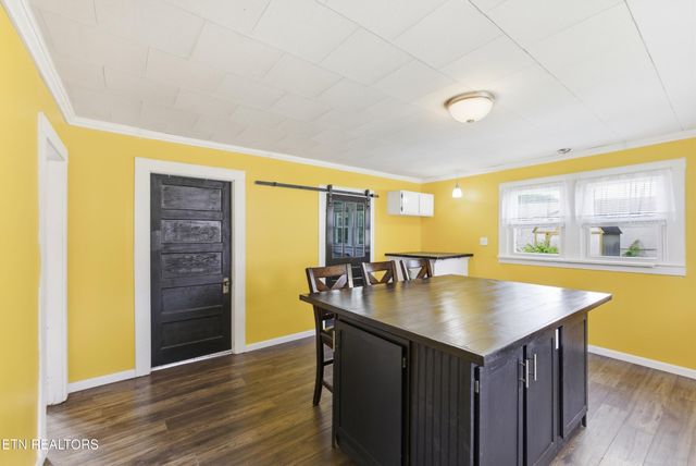 118 Woody Ave, Harriman, TN 37748