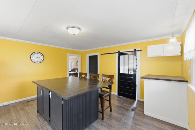 118 Woody Ave, Harriman, TN 37748