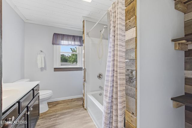 118 Woody Ave, Harriman, TN 37748