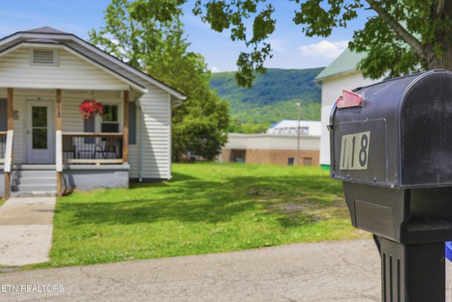 118 Woody Ave, Harriman, TN 37748