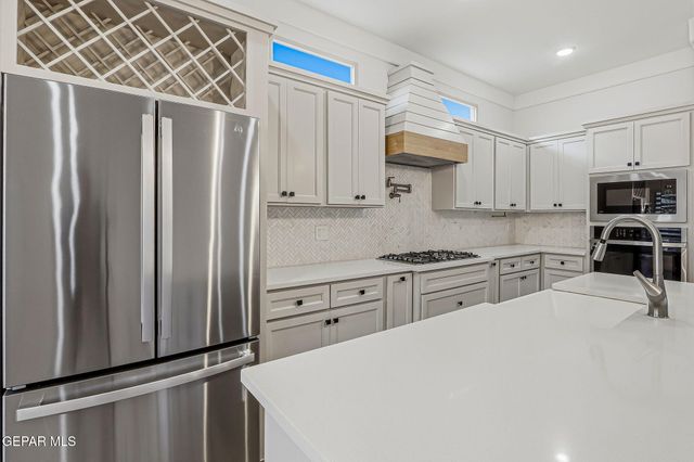 13876 Paseo Perlas Drive, Horizon City, TX 79928