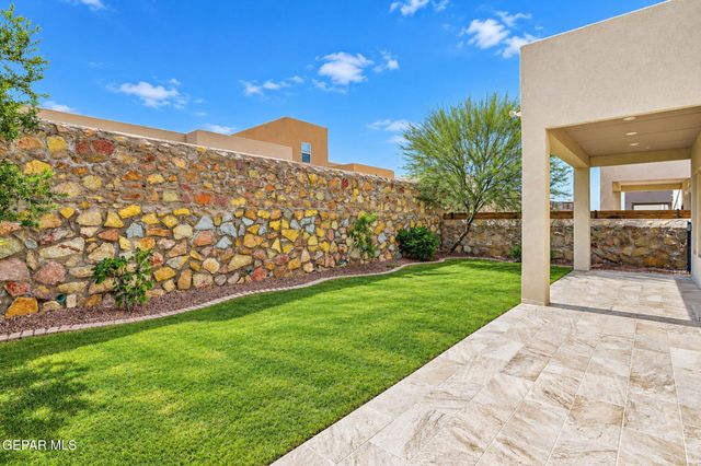 13876 Paseo Perlas Drive, Horizon City, TX 79928
