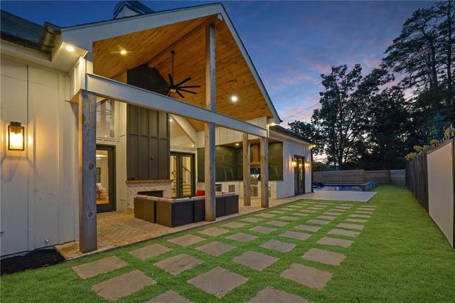 5525 Hubbard Town Road, Cumming, GA 30028