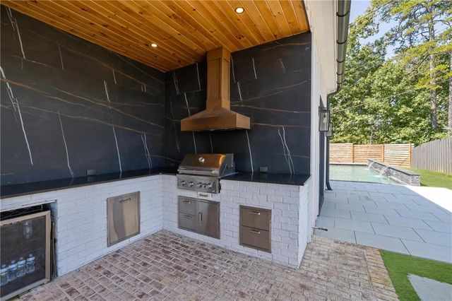 5525 Hubbard Town Road, Cumming, GA 30028