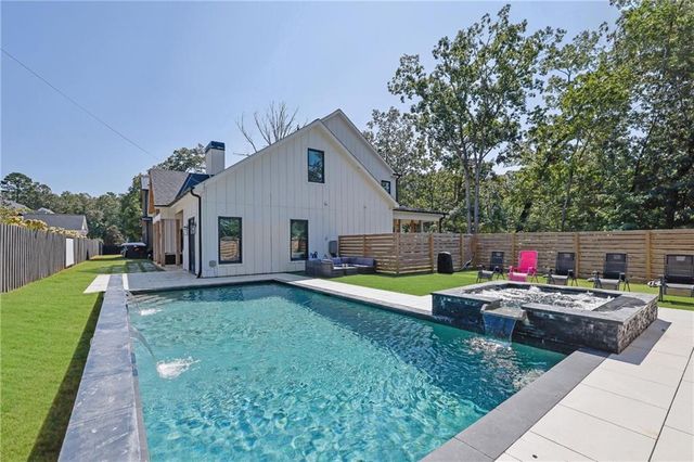 5525 Hubbard Town Road, Cumming, GA 30028