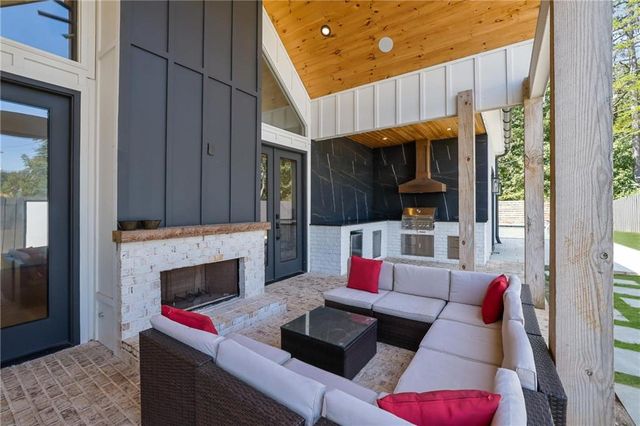 5525 Hubbard Town Road, Cumming, GA 30028