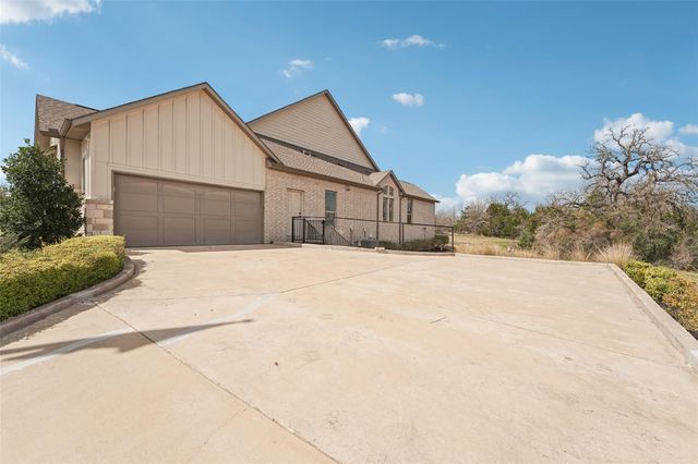 112 Double Eagle Ranch DR, Cedar Creek, TX 78612